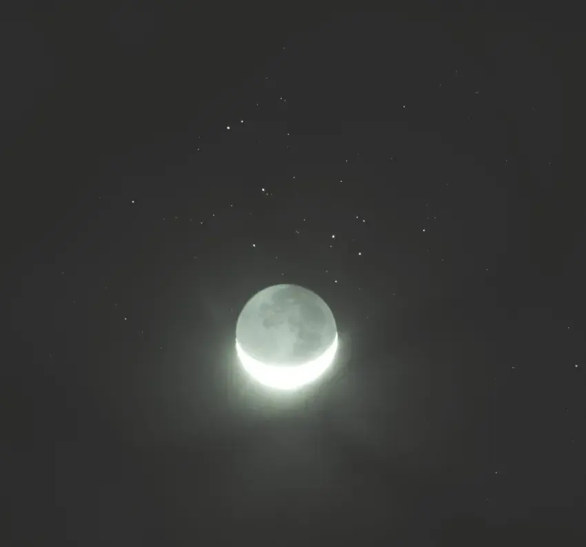 Earth shine