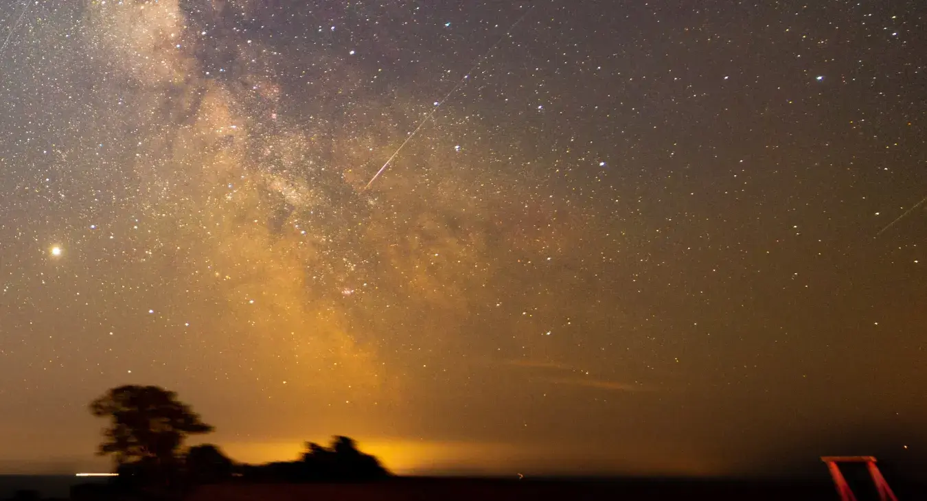 Perseid meteor i Mælkevejen