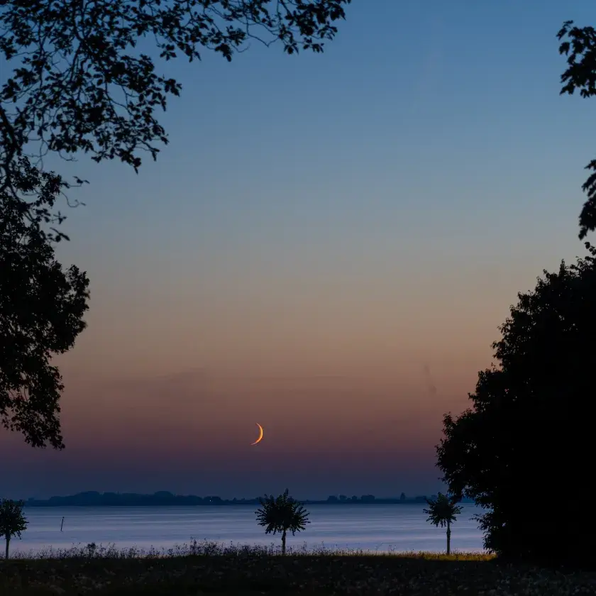 Moon setting two days after New Moon